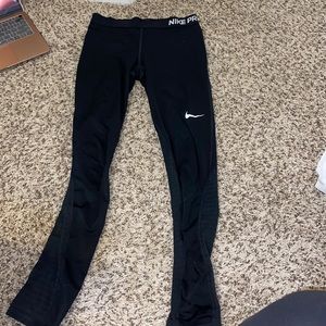 Black Nike leggings